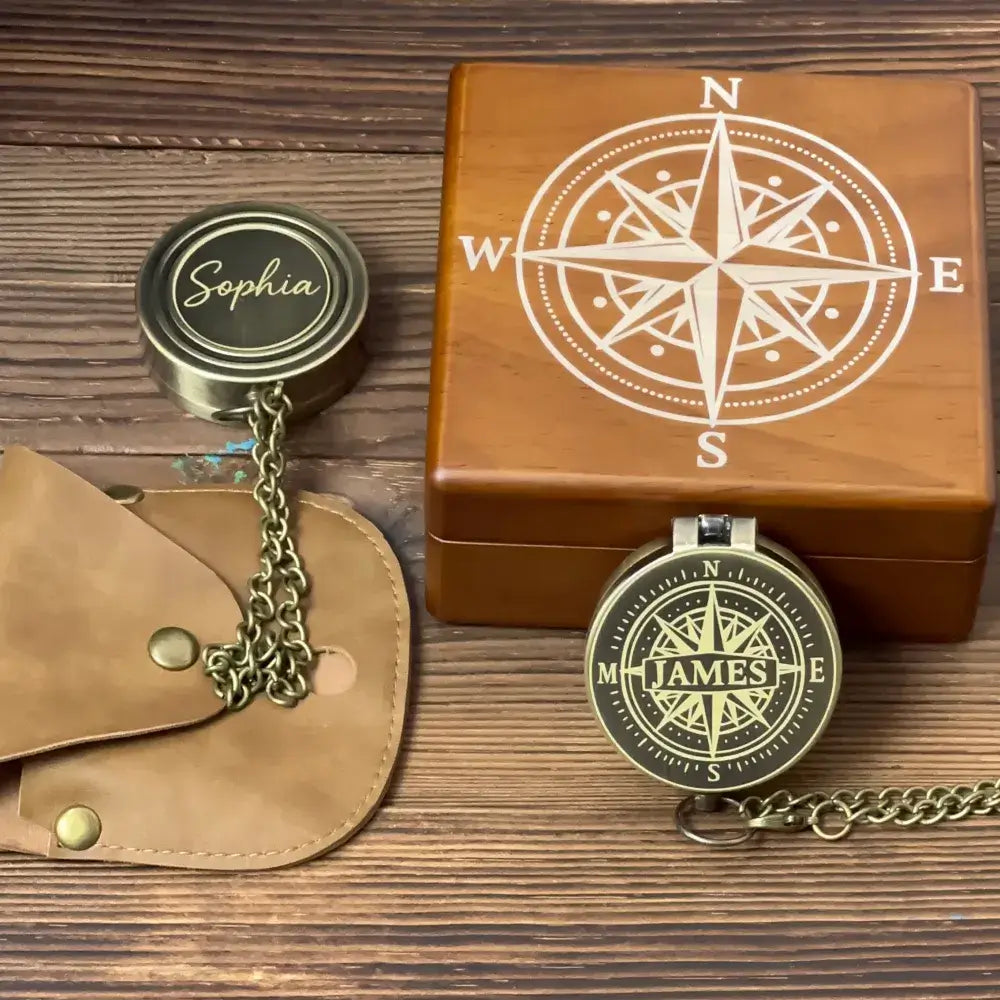 Engraved Groomsmen Gift Brass Compass with Personalized Name – Modern Windrose Design, Custom Best Man Wedding Keepsake