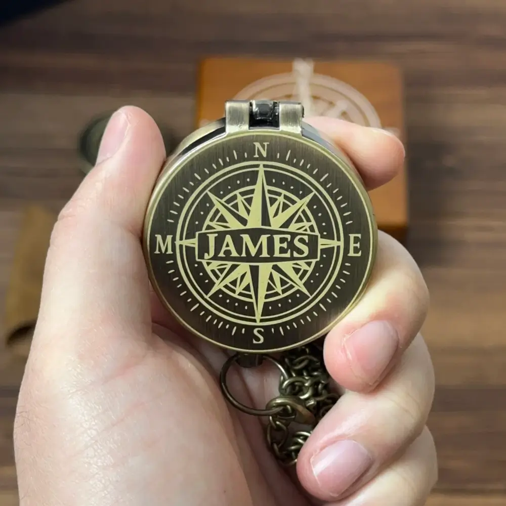 Engraved Groomsmen Gift Brass Compass with Personalized Name – Modern Windrose Design, Custom Best Man Wedding Keepsake