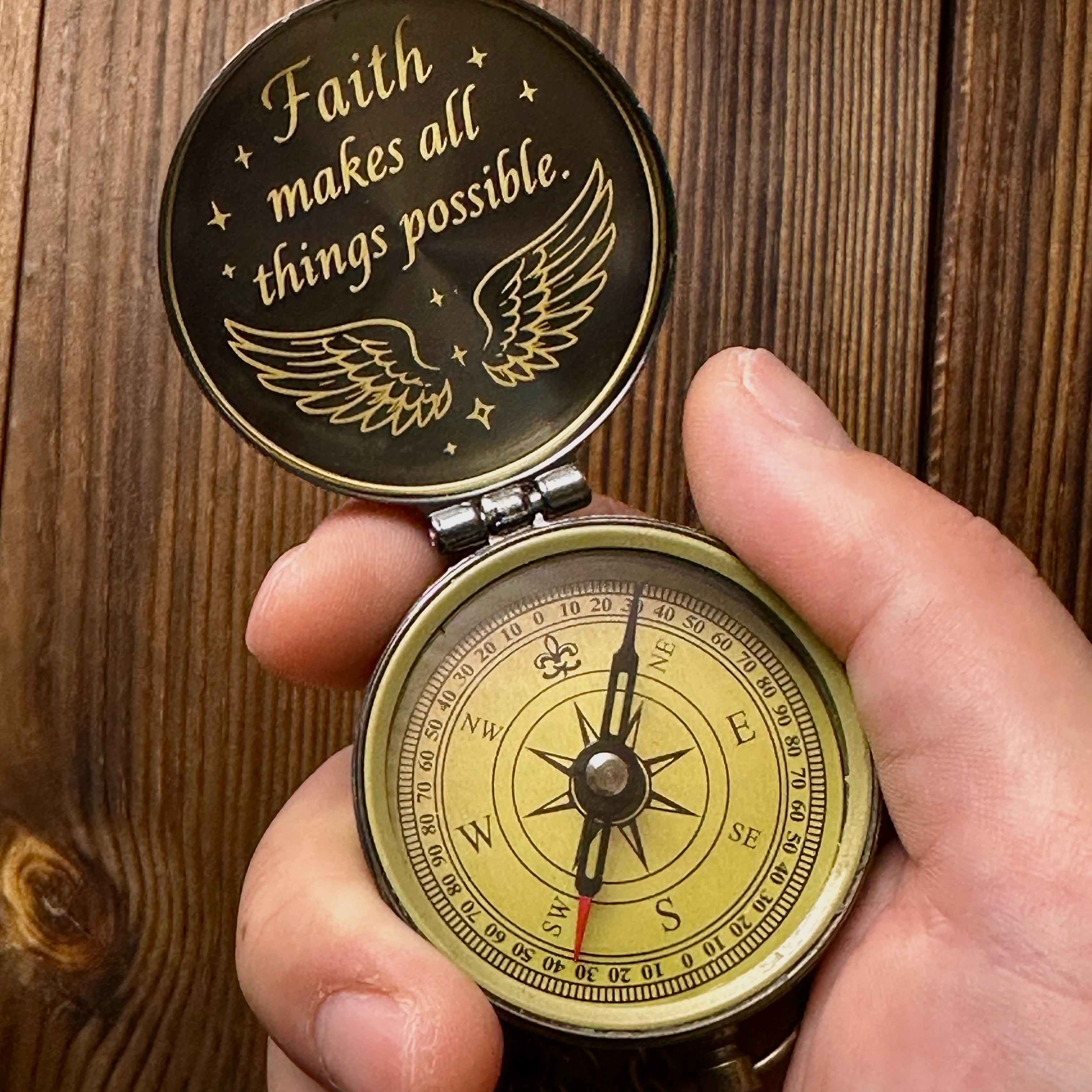Christian Gift Personalized Compass Engraved "Faith Makes All Things Possible" – Wings Design, Inspirational Keepsake for Baptism, Confirmation
