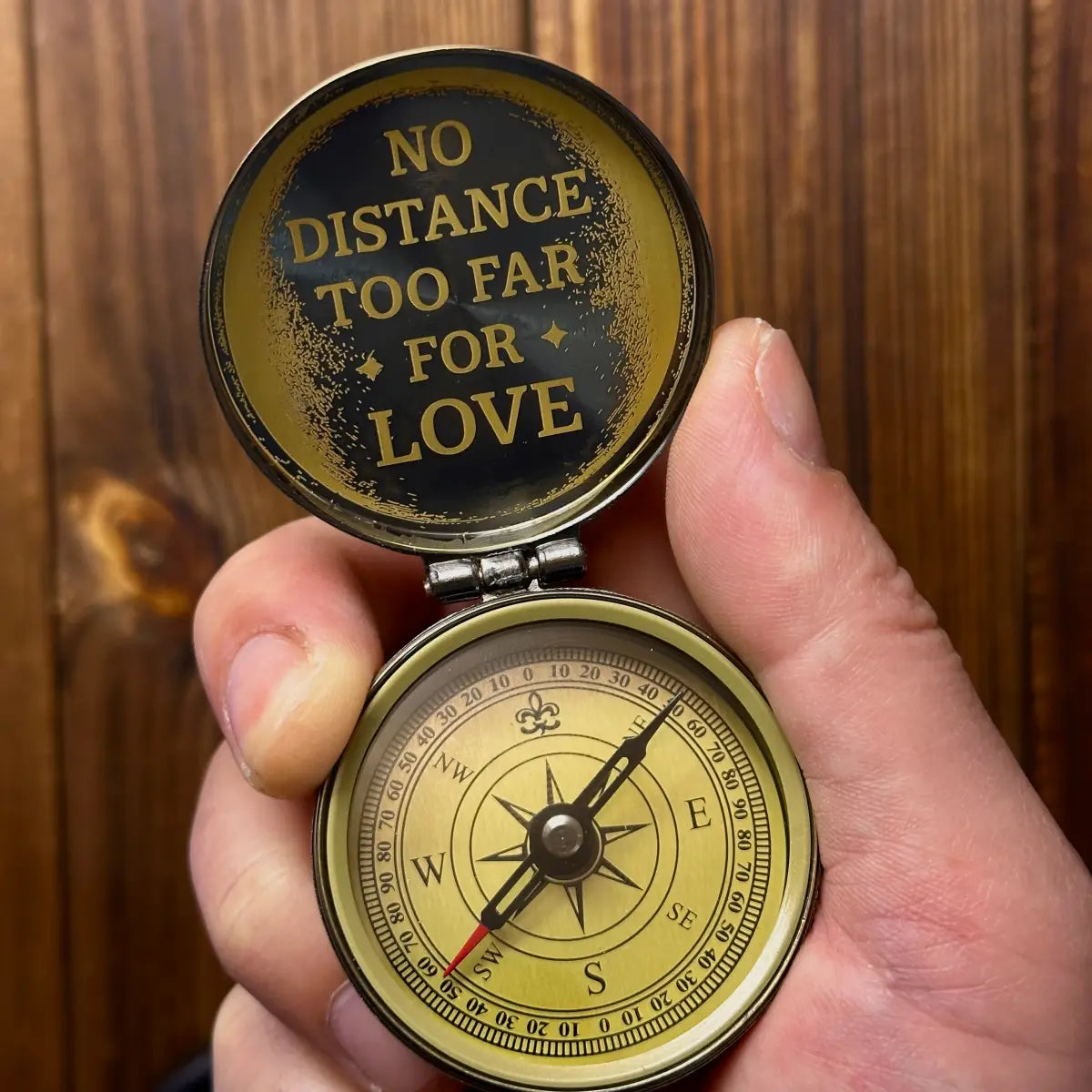 Wolf Engraved Compass "Wild Heart, Free Spirit" | Hiking Gift for Him, Adventurer | Personalized Mountain | Custom Photo | Brass Working Compass