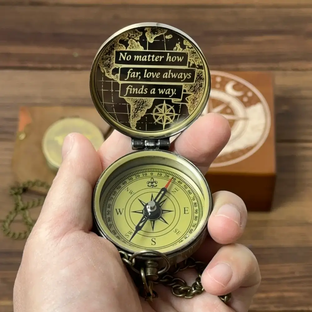 Personalized Long Distance Relationship Gift Engraved Compass – Romantic Quote "Love Finds A Way", Anniversary Gift for Husband, Boyfriend, Keepsake