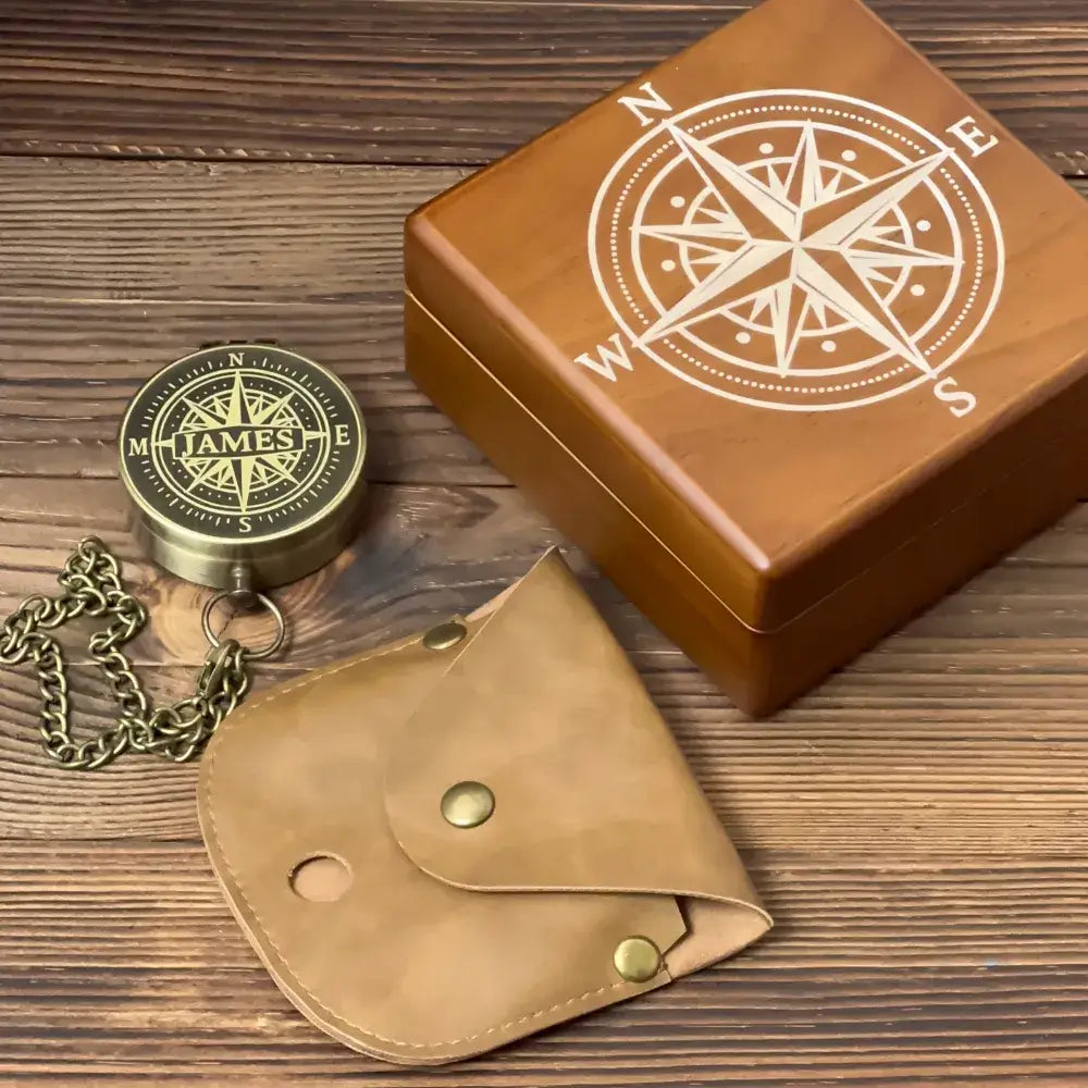 Engraved Groomsmen Gift Brass Compass with Personalized Name – Modern Windrose Design, Custom Best Man Wedding Keepsake